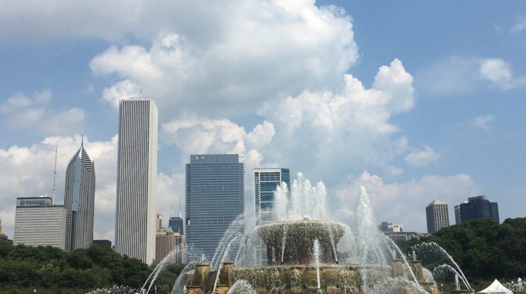 The Buckingham Fountain is a meeting place for many festival goers. The fountain was surrounded pop-up clothing shops and a merchandise store.